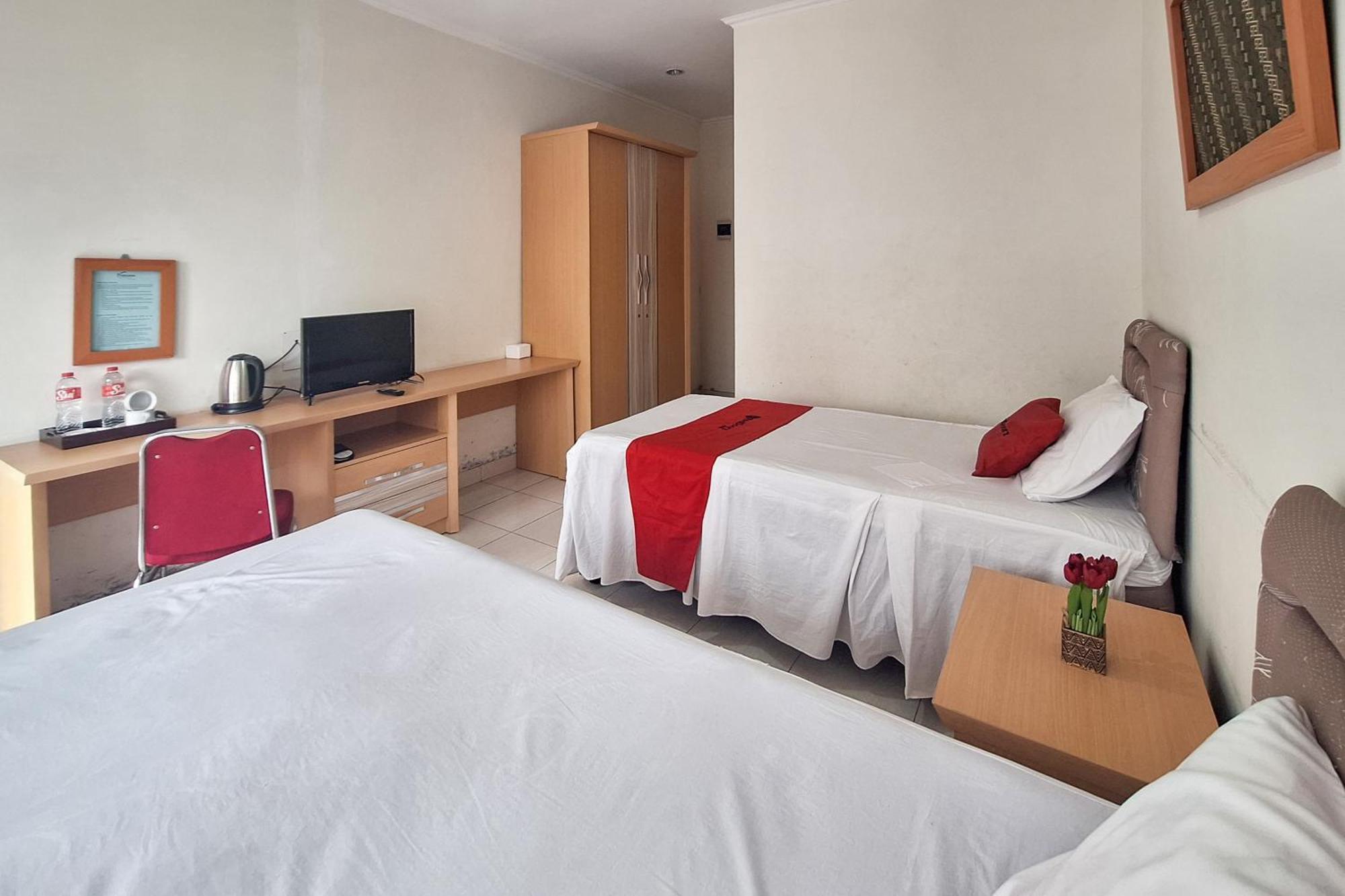 Reddoorz Resort At Tridaya Cisarua Puncak Экстерьер фото