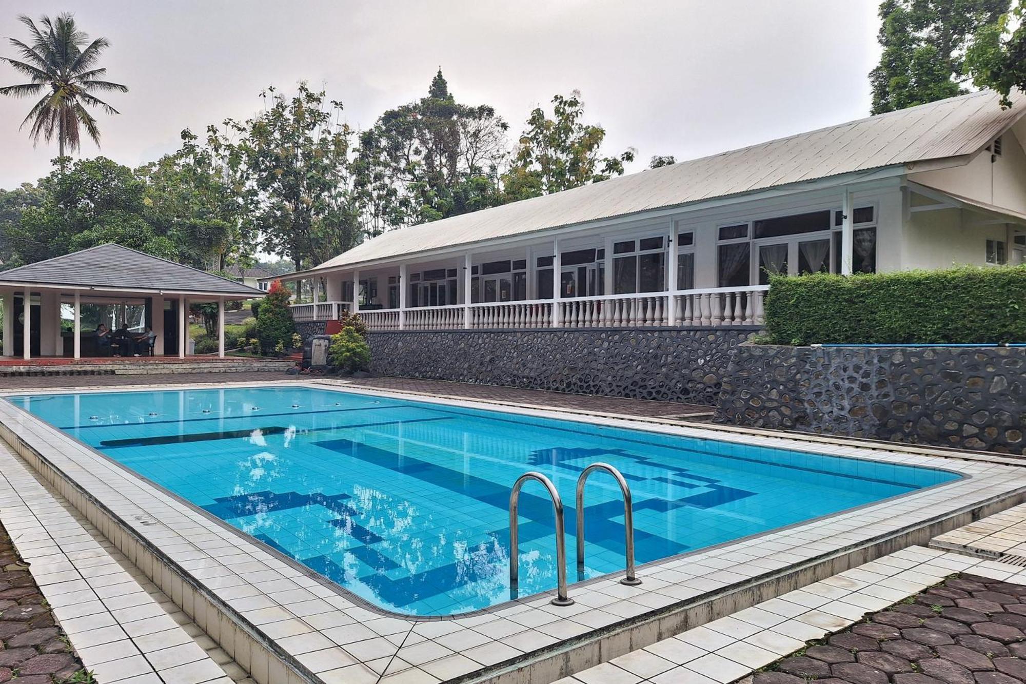 Reddoorz Resort At Tridaya Cisarua Puncak Экстерьер фото